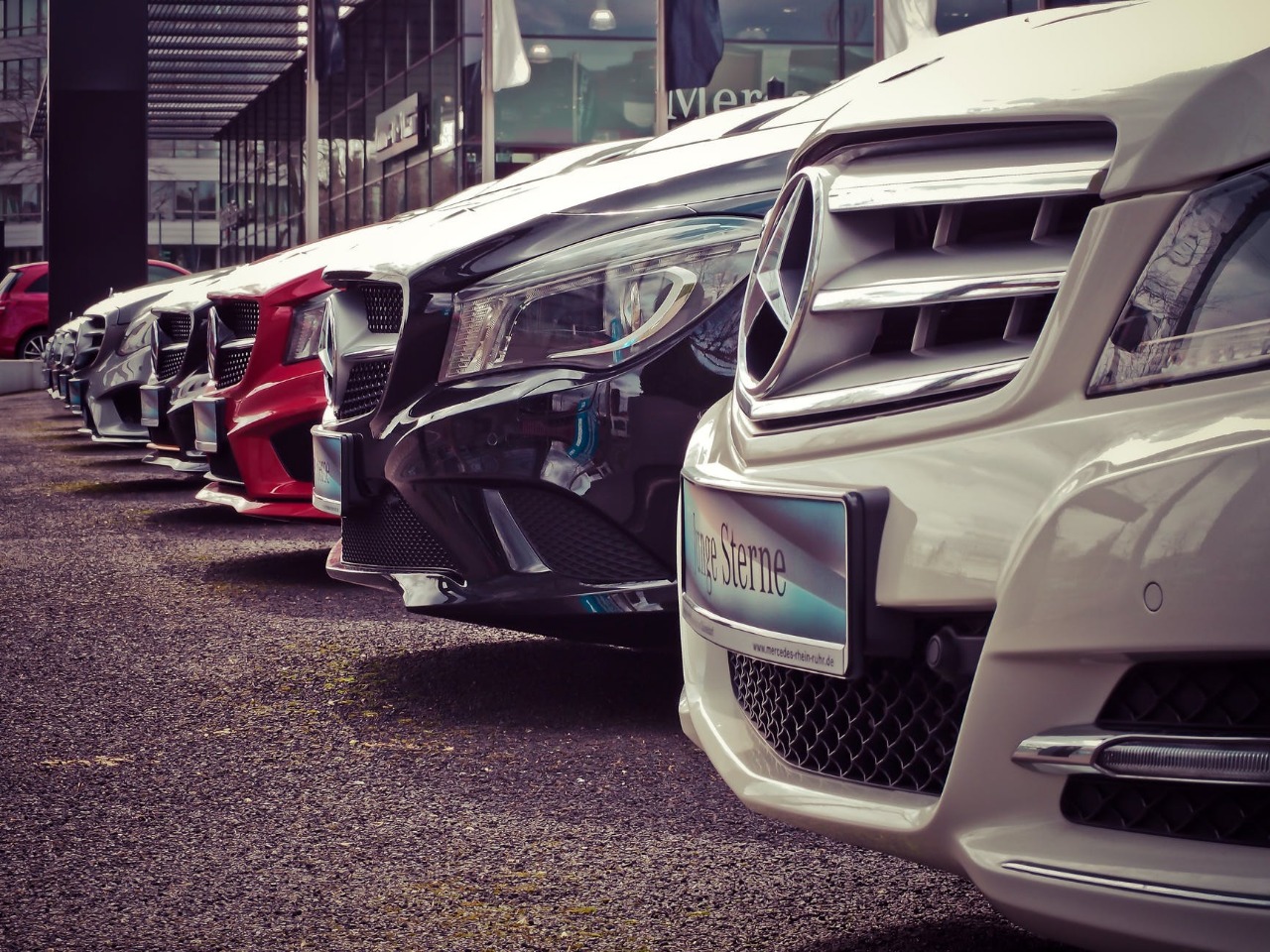 Peringkat Asuransi Mobil Terbaik di Indonesia