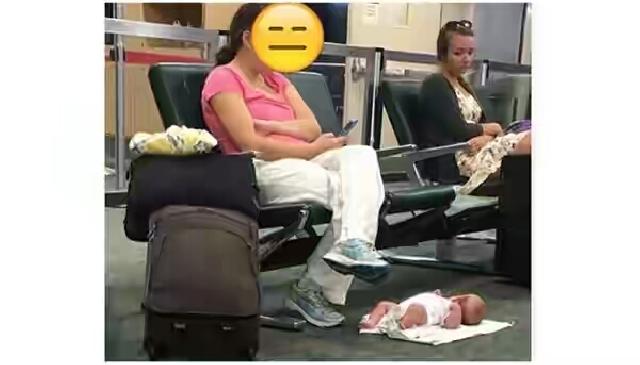 Foto Ibu Letakan Bayinya di Lantai Bandara ini Jadi Viral di Dunia Maya dan Banyak Dapat Kecaman