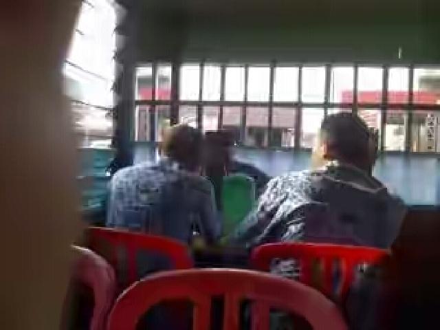 Miris, PNS ini Lebih Memilih Makan Dibanding Ikuti Peringatan Hari Pahlawan
