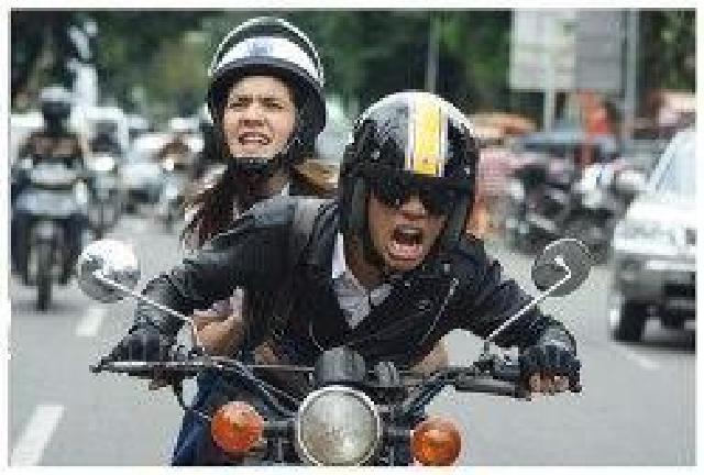 Dikejar Tim Manguni, Tersangka Ngebut Sambil Seret Samurai di Jalan