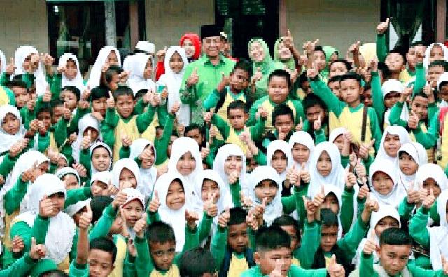 Bupati Kunjungi siswa MI Sa’adah Tembilahan