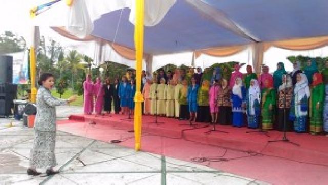Alunan Suara Merdu Ibu-Ibu Ini Tanda Peringatan Hari Ibu di Riau Dipercepat