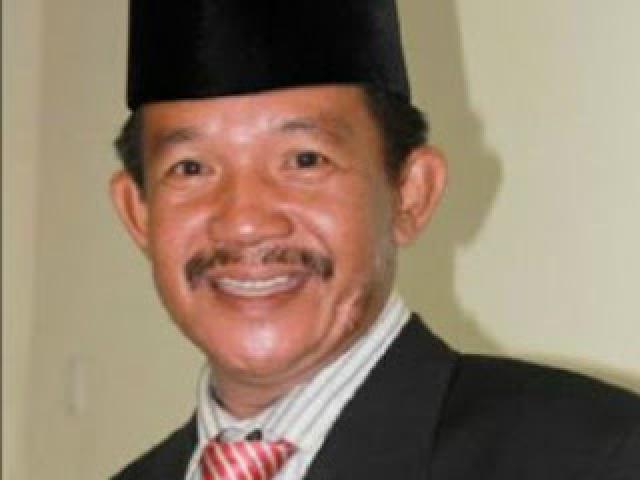 Dewan Inhil ini Jadikan Mobil dan Rumahnya Sebagai Alat Pembantu Masyarakat