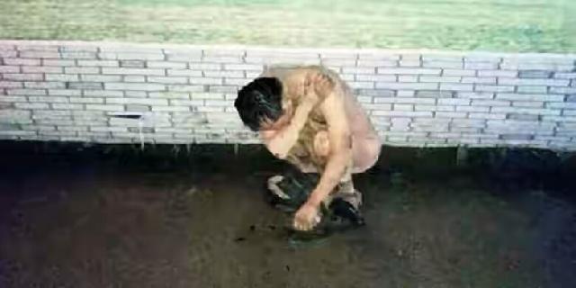 Selingkuh dengan Siswinya, Guru Dikeroyok dan Ditelanjangi Belasan Orangtua