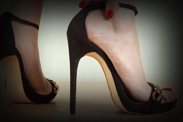 Sediakan Teman Kencan Mahasiswi Secara Online 2 Germo Diciduk