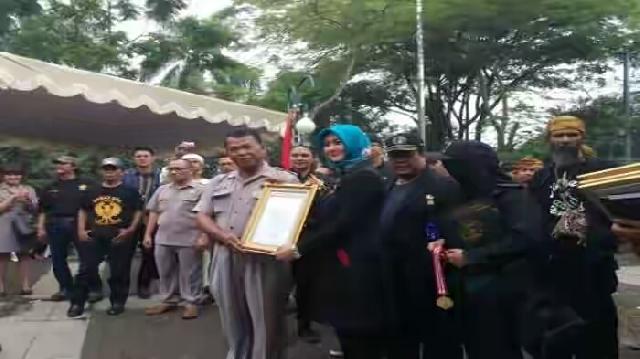 Pelaku Seni Budaya Sunda Buhun Raih Penghargaan dari Original Record Indonesia