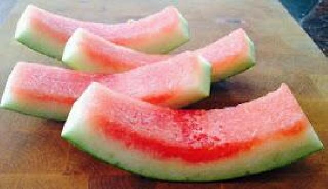 Ternyata Ini Khasiat Luar Biasa Kulit Semangka