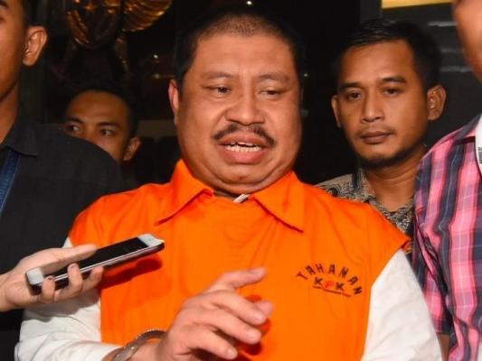 KPK Eksekusi Amril Mukminin ke Rutan Pekanbaru