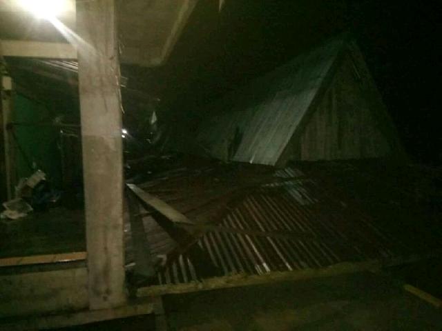 Baru Saja, Kantin Kain di Inhil Roboh Dihajar Angin 