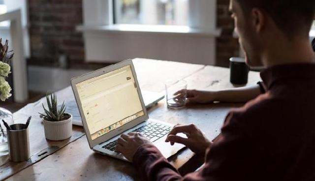 4 Persen Kematian di Dunia Disebabkan Kebiasaan Duduk Lama