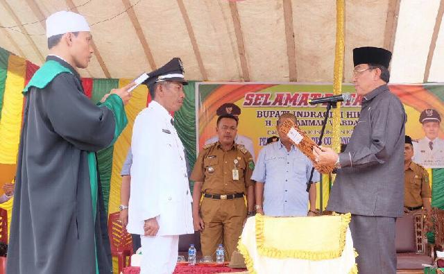 Bupati Inhil Lantik Sekaligus Ambil Sumpah Jabatan Pj Kades Concong Dalam