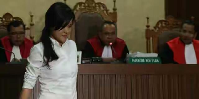 Jessica Ulang Tahun, Ibunya Bawa Ayam Bakar Padang ke Rutan