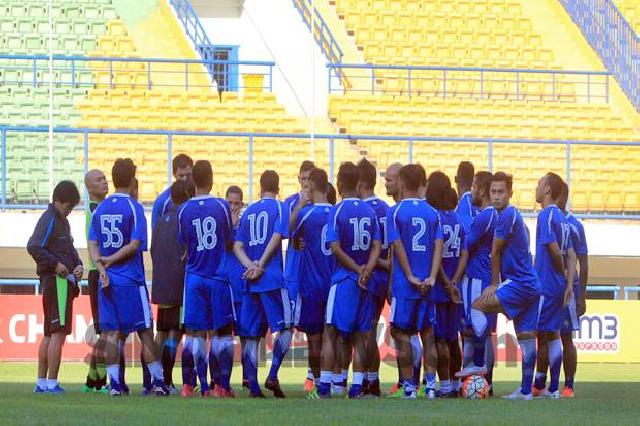Imbangi Dua Musuh Besar, Persib Optimistis Berjaya di Laga Kandang