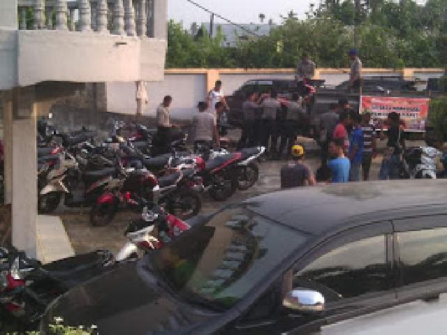 30 Sepedamotor Dan 19 Mobil Pejudi Sabung Ayam Diamankan Polisi
