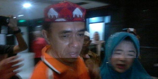 Tersangka Korupsi Ditangkap Saat Tonton Lomba 17-an