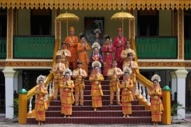 Membuka Lembar Kisah Kerajaan Melayu Bersama SHC