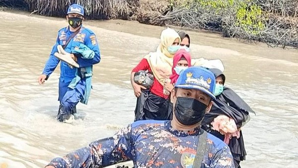 4 Warga Rohingya Ditangkap di Pantai Riau Saat Hendak ke Malaysia