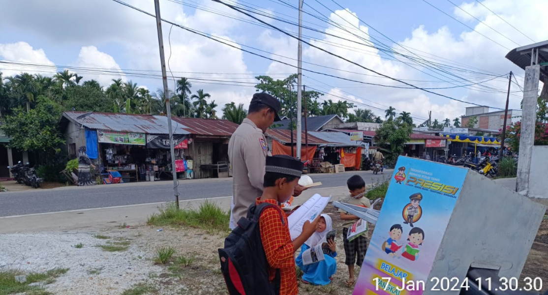 Kapolsek Tempuling Harapkan Hal ini Dari Kegiatan Perpustakaan Keliling