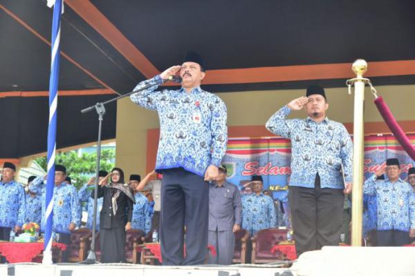 Sekda Pimpin Upacara HUT PGRI ke-72 tahun 2017