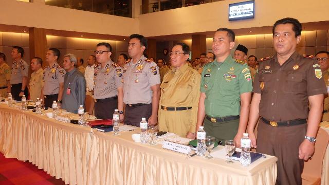 Dukung Penyelenggaraan Pilkada 2018, Bupati Inhil Hadiri Rapat Koordinasi Bupati / Walikota Se - Ria