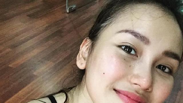 Foto Tanpa Baju Ayu Ting Ting Menyebar?