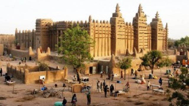 Masjid Lumpur (3-Habis) : Masjid Dilapis Lumpur Saban Tahun