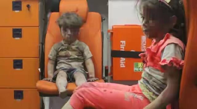 Bocah Suriah yang Berlumuran Darah Ini Bernama Omran..