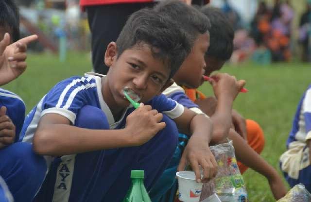 Bupati Inhil Buka Resmi Acara Sikat Gigi Massal 1000 Murid SD