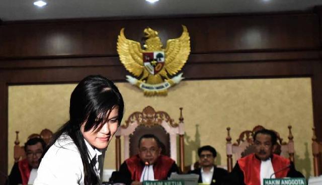 Jessica Lelah, Majelis Hakim Tunda Sidang