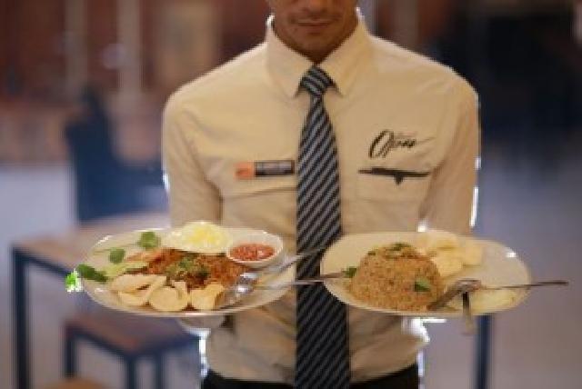 Nasi Goreng Kampung dan Nasi Ayam Saos Tiram, Menu Andalan di Gerai Opa