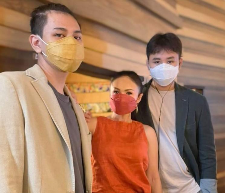 Yuni Shara Temani Anak Nonton Porno Sambil Beri Edukasi Seks