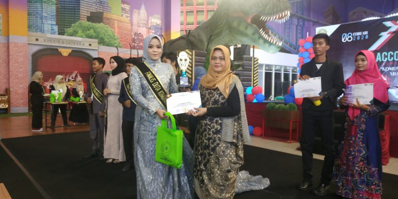 Hafiz Daffa dan Debby Tri Nanda Sandang Gelar Duta Prodi Ilmu Komunikasi UMRI 2020