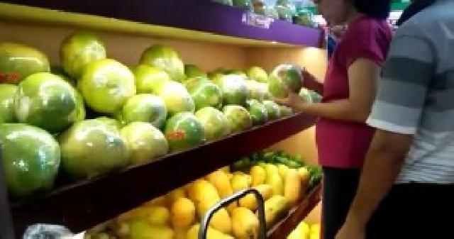 Jelang Imlek Jeruk di Pasar Buah Jadi Primadona