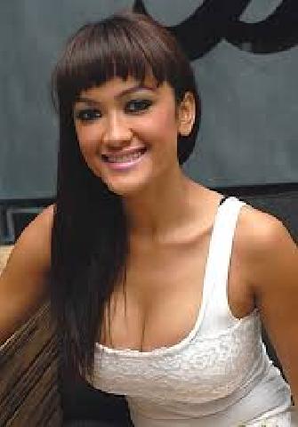 Ternyata Gaston Selalu Melakukan Ini Kepada Artis Jupe