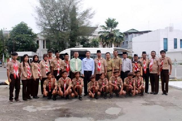 Wabup Erianda Lepas Kontingen KBN Pramuka Rohil