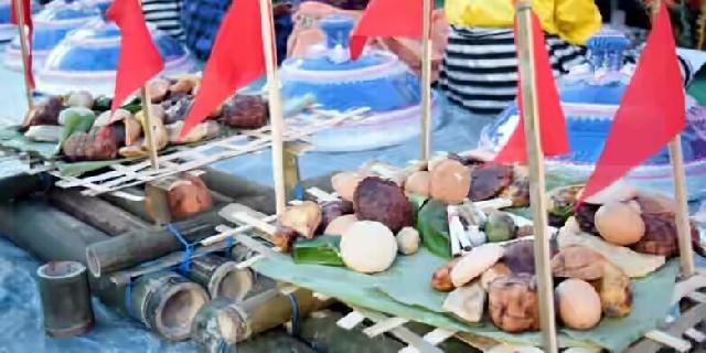 Tolak Bala, Warga Pulau Makassar Beri Sesajen untuk Penguasa Lautan