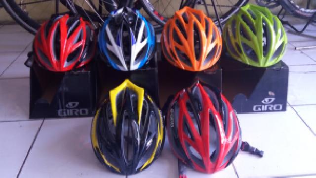 Sudahkah Anda Memakai Helm Sepeda yang Benar