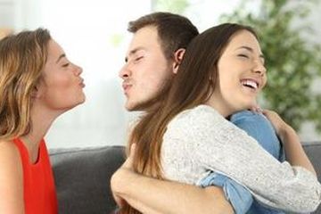 Jangan Gegabah, 4 Hal Ini Perlu Dipertimbangkan Setelah Tahu Pasangan Anda Berselingkuh