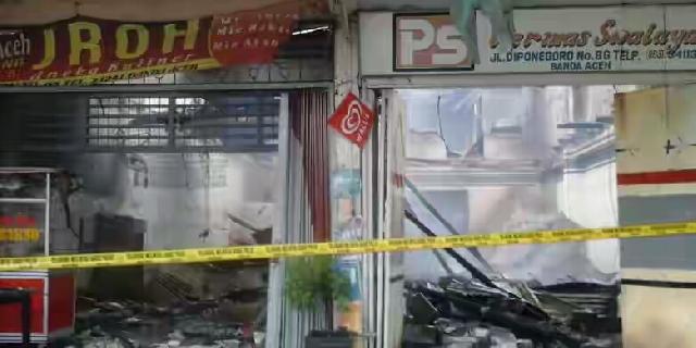 Kebakaran Hanguskan 11 Ruko di Banda Aceh