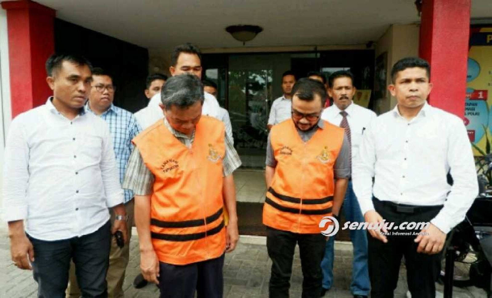 Mantan Kadishut Kampar dan Bendahara Diserahkan ke JPU