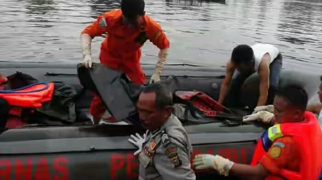 Setelah 24 Jam Pencarian, Jasad Joko yang Tenggelam di Sungai Siak Ditemukan