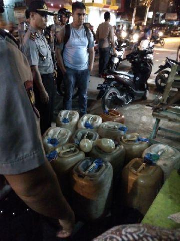 Ratusan Liter Tuak berhasil diamankan Polres Inhil