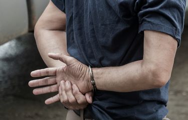 Usai Bunuh Istri dan Anaknya, Pria Ini Serang Orang di Rumah Ibadah