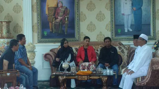 Bupati Inhil Sambut Kedatangan Asisten II Setda Kalimantan Selatan