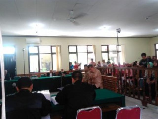 Sidang Pembacaan Tuntutan, Johar Firdaus dan Suparman Kompak