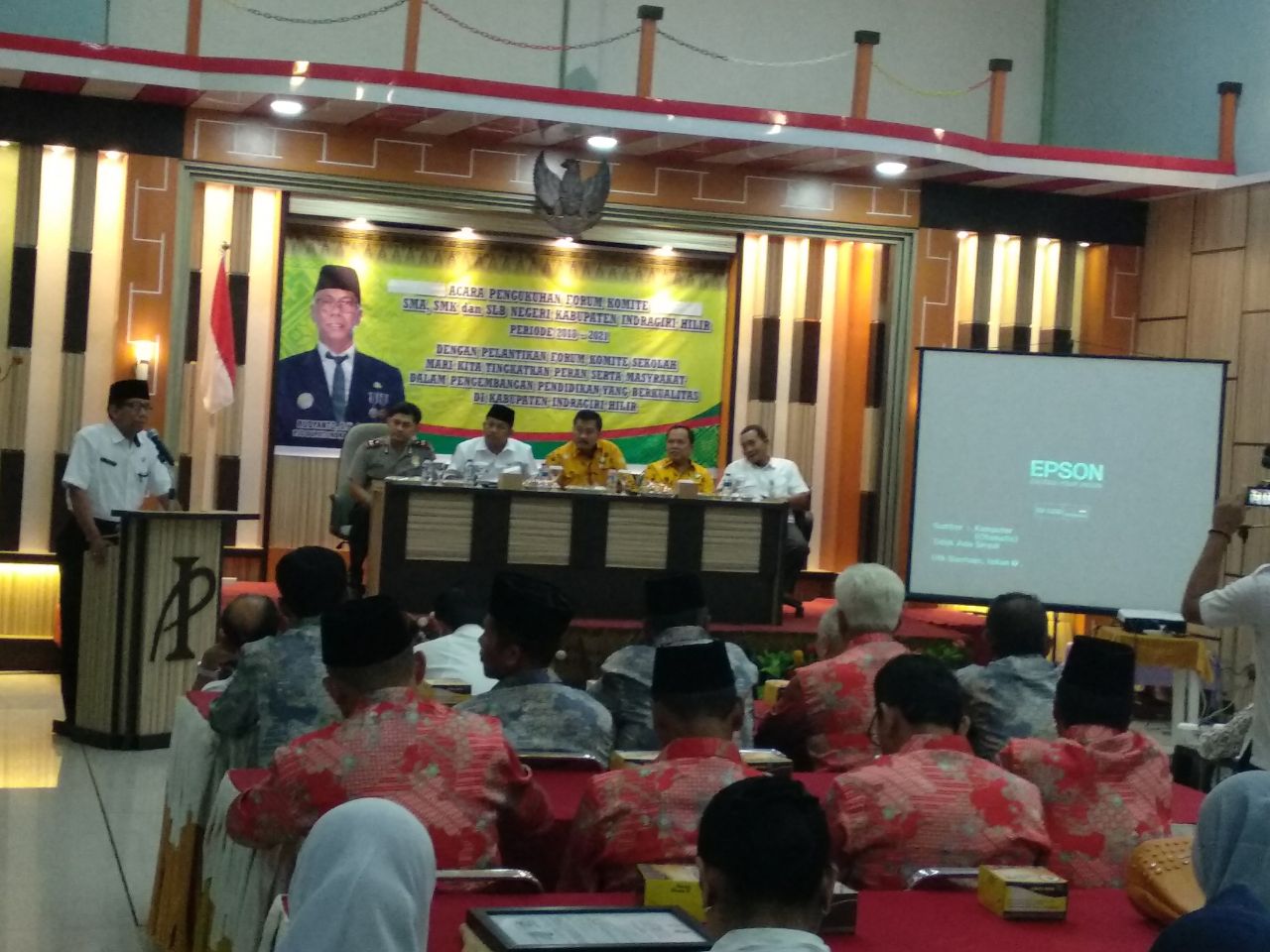 Pjs Bupati Imbau Forum Komite SMA, SMK Dan SLB Negeri Koordinasi Dengan Sekolah