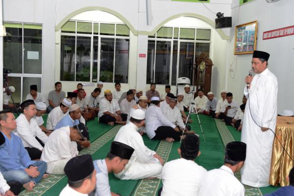 Sekdaprov Imbau Masyarakat Riau Tenang dan Waspada