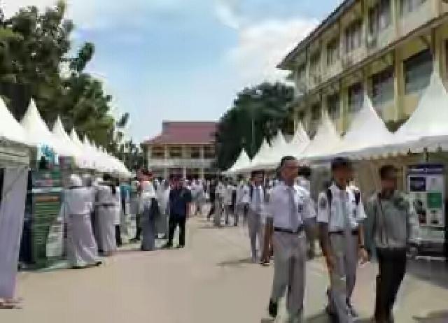 SMKN 2 Pekanbaru Gelar Gebyar Stand Menuju Sekolah Rujukan