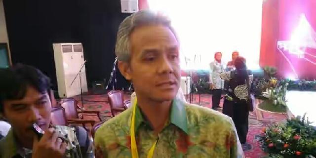 Di Depan Presiden Jokowi, Gubernur Ganjar Sampaikan Keluhan Para Pengusaha