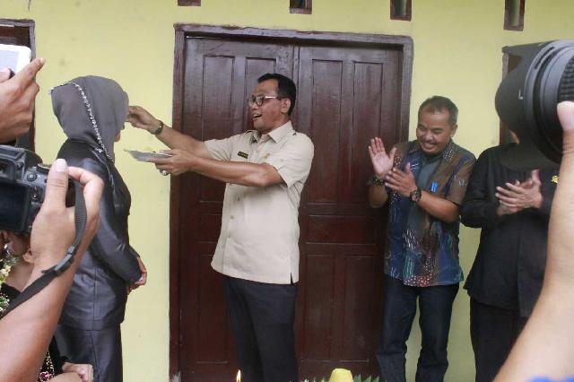 Bupati Rohil Sumbang Rp 10 Juta di Peresmian Masjid Nurul Ikhsan